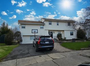 19 Park Cir, Cedarhurst, NY 11516