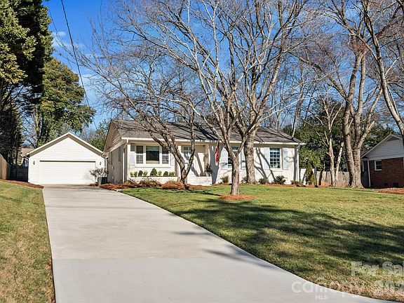 3rd image of 1811 Wedgedale Dr