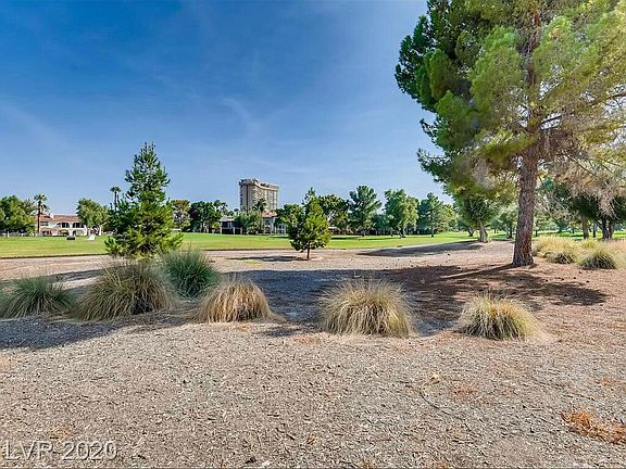 4th image of 883 Vegas Valley Dr