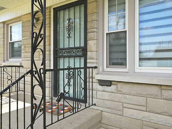 4th image of 202 N 18th Ave