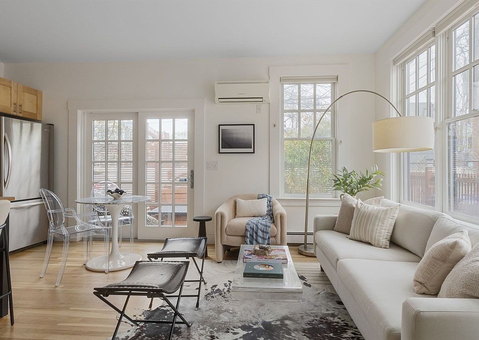 1st image of 19 Tremont St #3