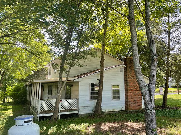 4th image of 130 Tulip Ave