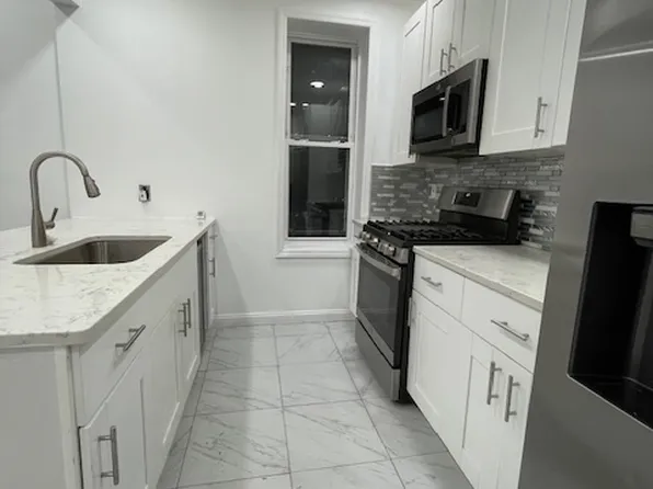 1221 Jefferson Avenue image 5 of 8