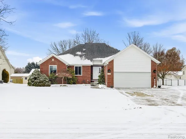 3188 Fanone Dr, Port Huron, MI 48060