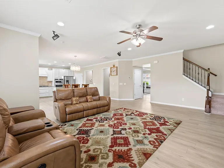 1084 Crescent Moon Dr — Photo 12