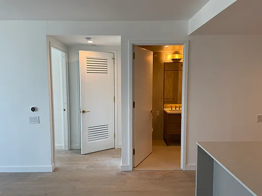 Rented by YouYork Management LLC | media 18