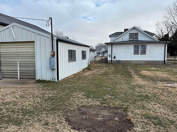 4th image of 213 3rd St