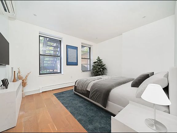 3rd image of 1308 Pacific St APT 1R