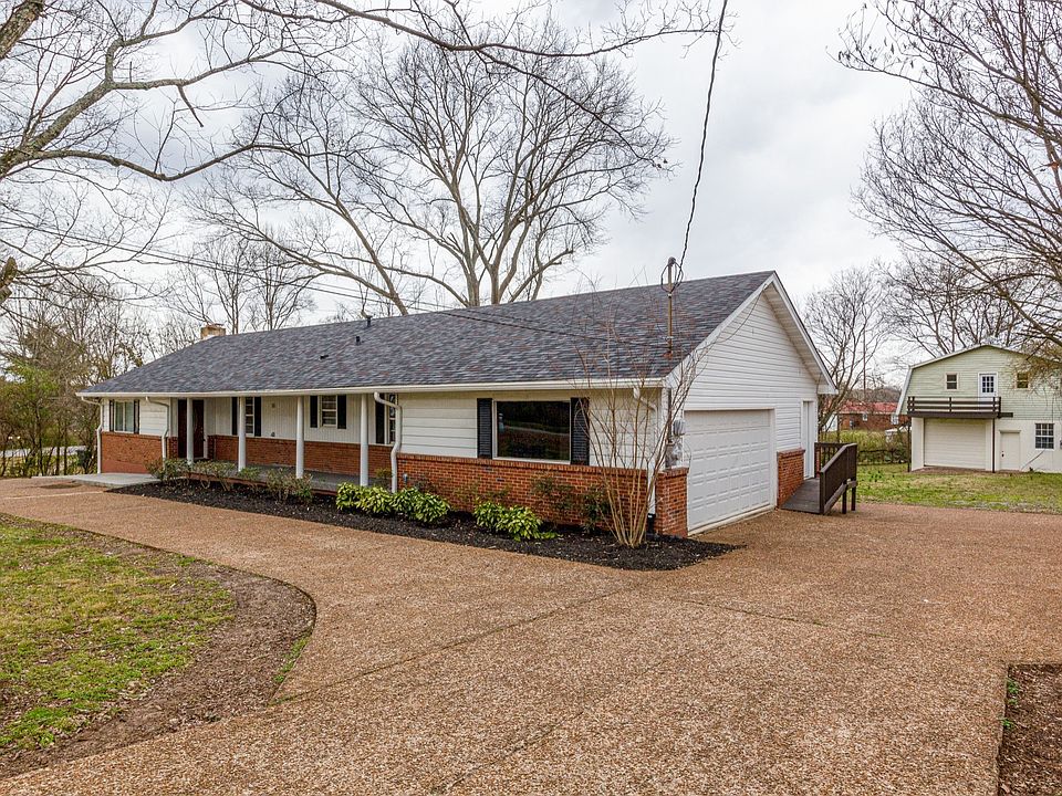 1st image of 605 Bel Air Dr