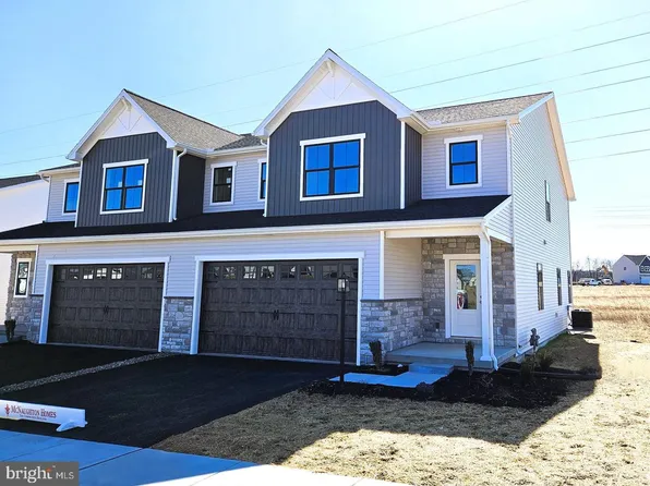665 Brittany Dr, Mechanicsburg, PA 17055