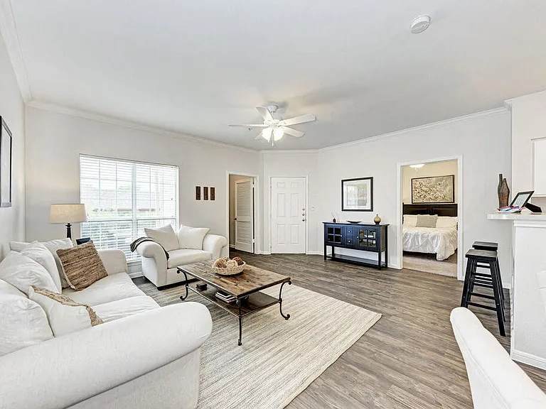 Chandler Creek Apartments — Photo 18