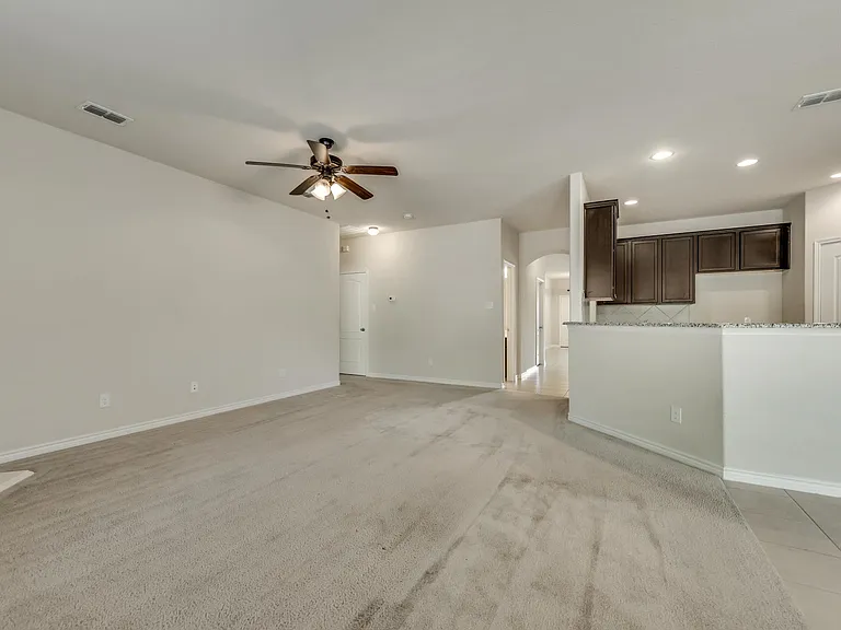 1900 Abby Creek Dr — Photo 5