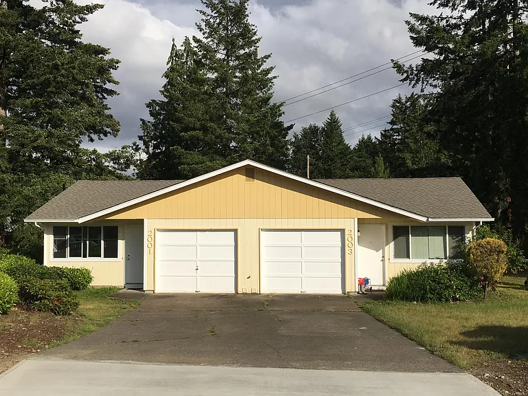2003 8th Ct SW — Photo 1