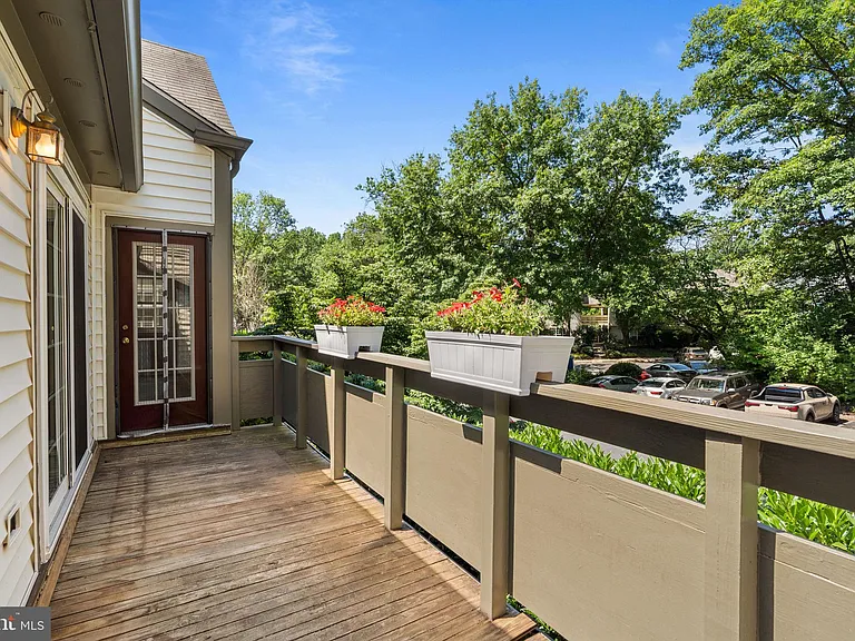 2221 Lovedale Ln #I — Photo 40