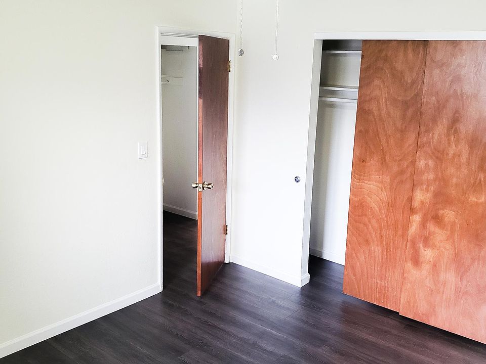 1st image of 662 10th Ave