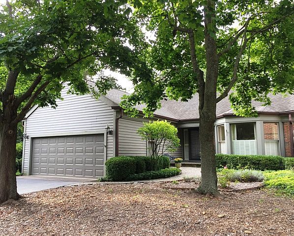 1st image of 15 Warrington Dr