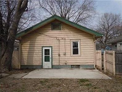 4th image of 3631 Creston Dr