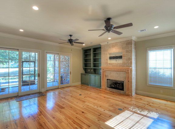 4th image of 157 Country Club Dr