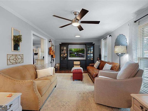 5th image of 136 Meadow Ln