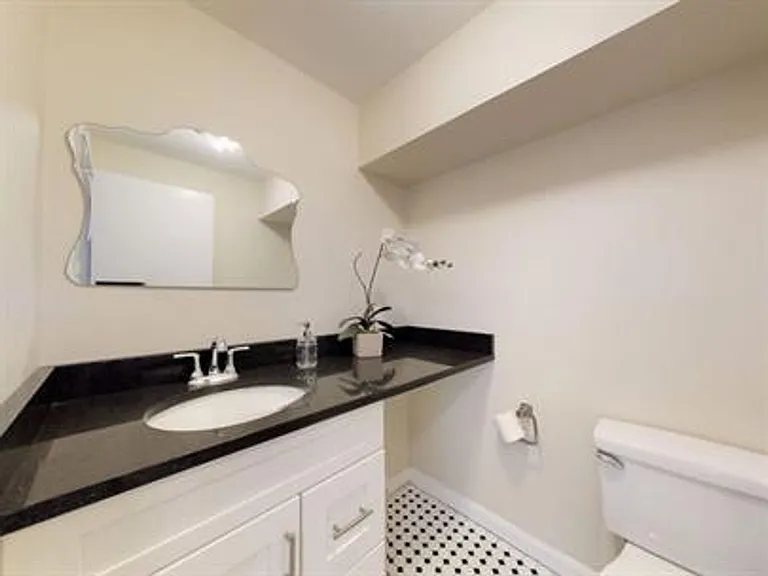 137 Glenville Ave #2 — Photo 8