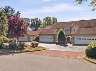 122 Warwicke Pl #122, Advance, NC 27006