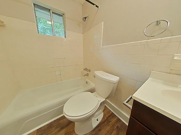 4th image of 2021 Maywood St