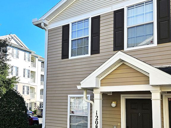 2nd image of 575 E OAKLEAF PLANTATION Parkway #1208