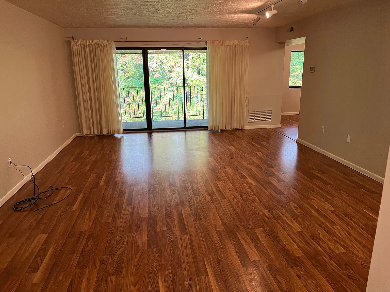 2 bed, 1149 sqft, $1,200 — Photo 3