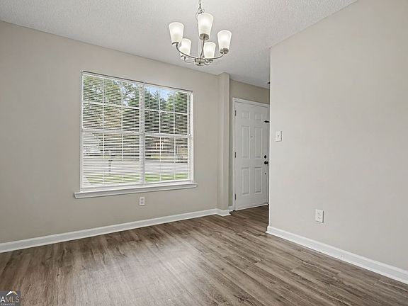 5th image of 3618 Janna Ln SW