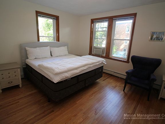 3rd image of 315 Saint Paul St #M1