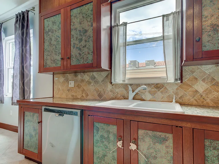 115 N Gomez Ave — Photo 14