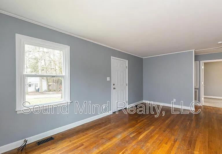 1729 Dallas St — Photo 7