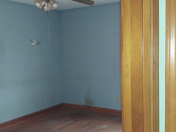 5th image of 81 Wintergreen Dr.