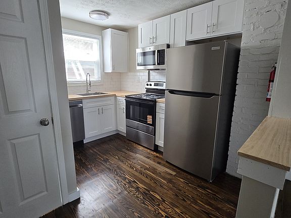 2nd image of 604 Walton St