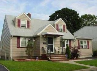 3 Davis Dr, Lodi, NJ