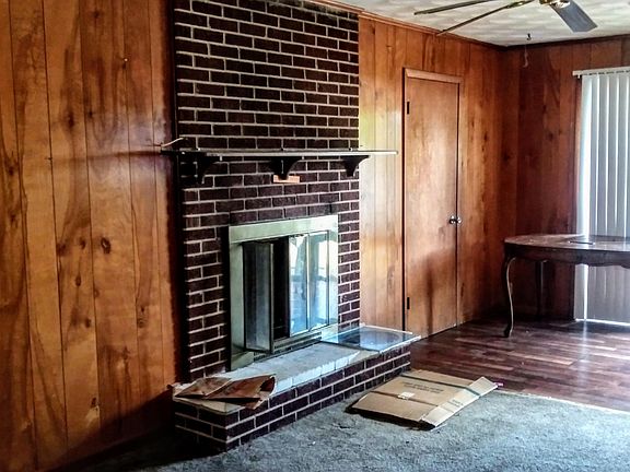 4th image of 203 Holly Ln