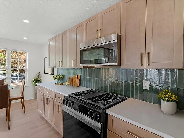 6060 Winston Trce — Photo 11