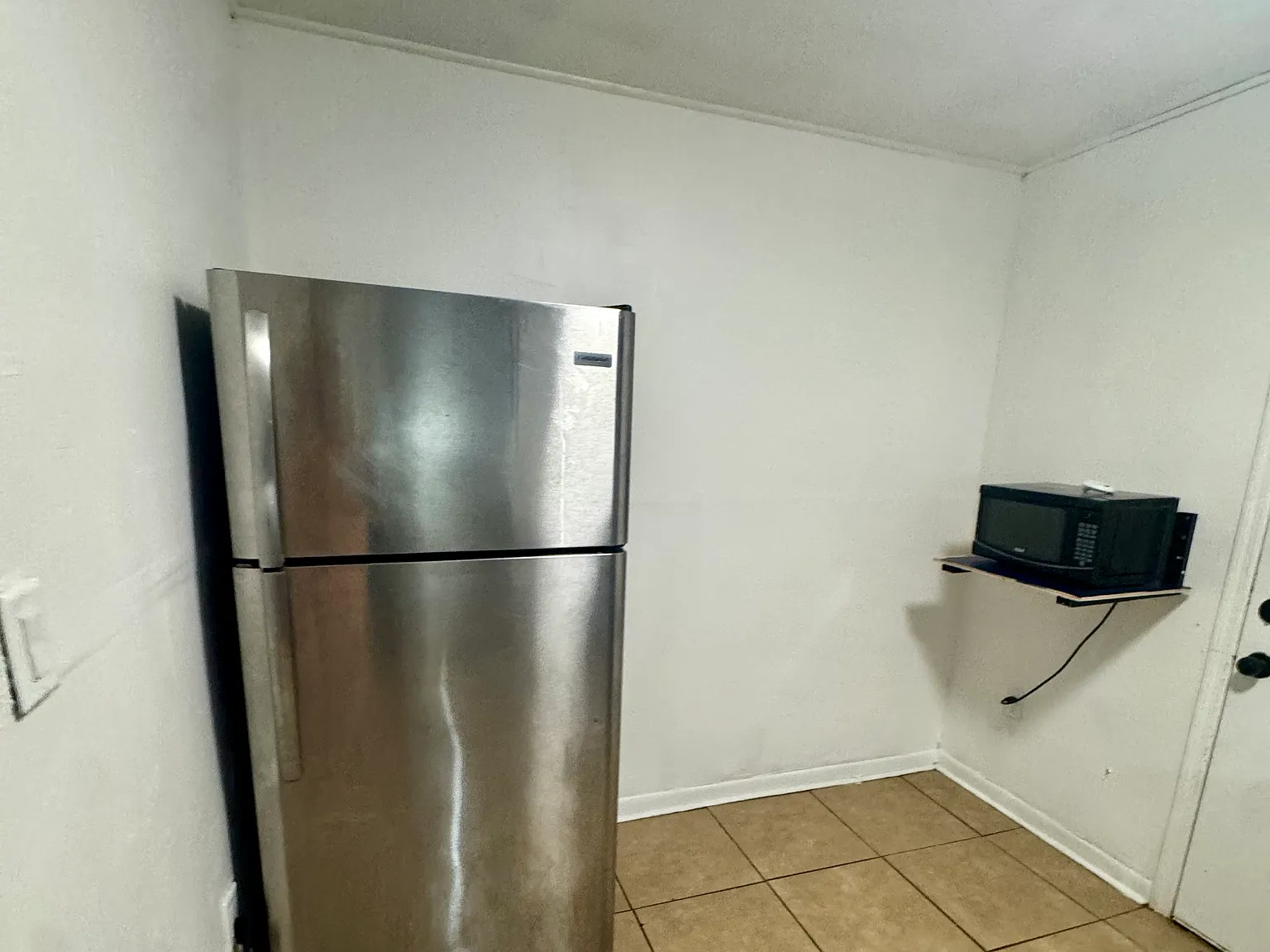 2 bed, 850 sqft, $1,300 — Photo 4