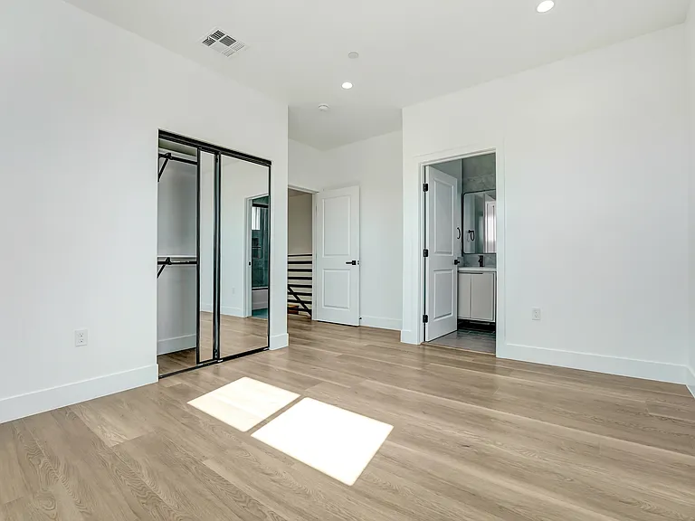 4338 La Clede Ave — Photo 2
