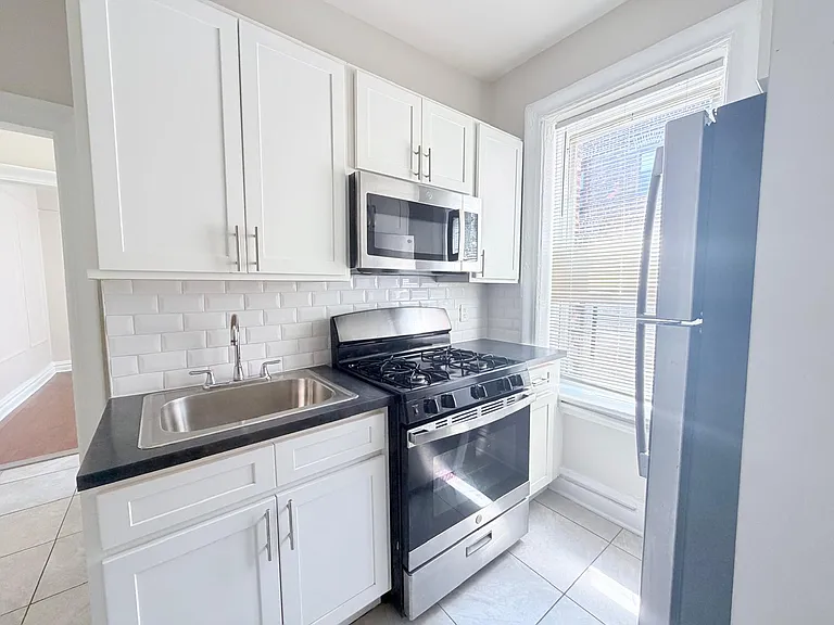 123 Corbin Ave #33E — Photo 1