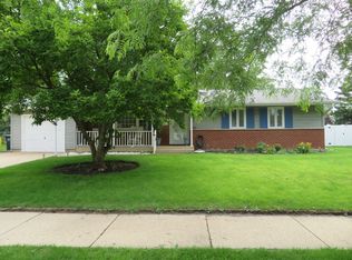 237 N Babcock Dr, Palatine, IL 60074