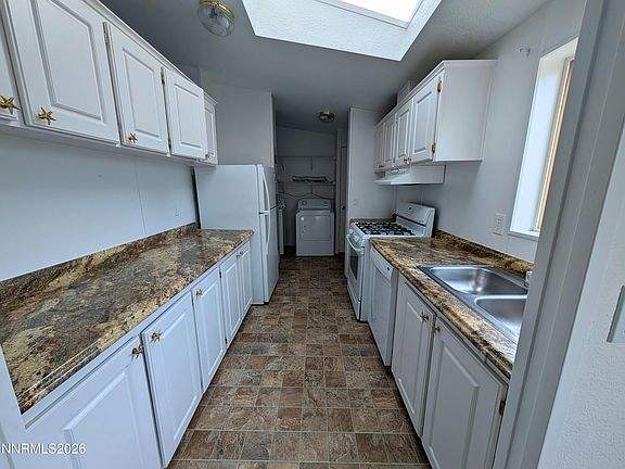 5th image of 1414 Lahonton Dr