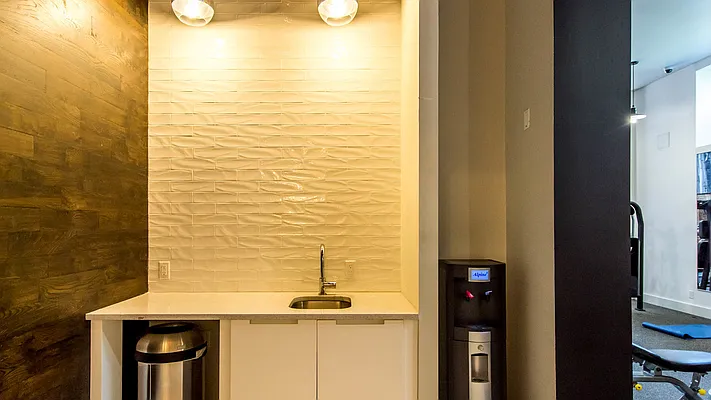 Rented by Nooklyn NYC LLC | media 44