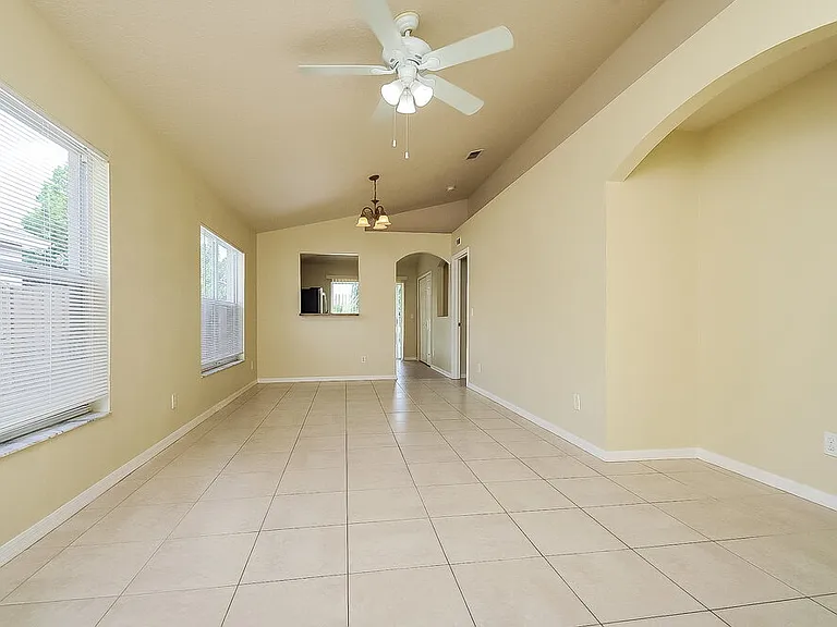 7426 Oxford Garden Cir — Photo 3