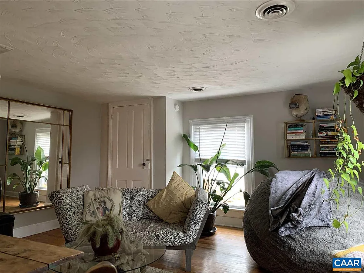 Building Photo - 804 Hinton Ave #B