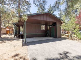 448 Victoria Ln, Sugarloaf, CA 92386