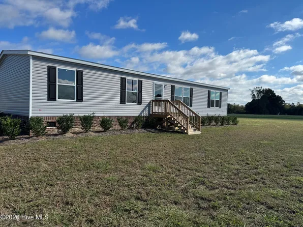 569 Pope Road, Rose Hill, NC 28458