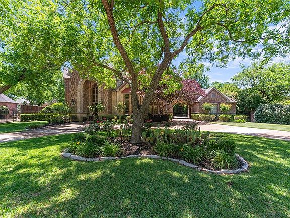 2nd image of 1401 Vino Blanc Ct