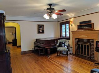 142 Livingston Ave, Babylon, NY 11702