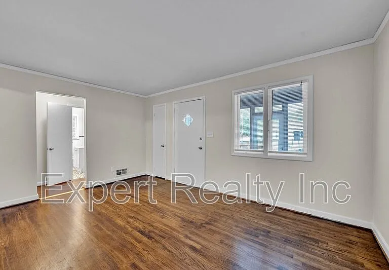 7428 Paris Ave — Photo 5